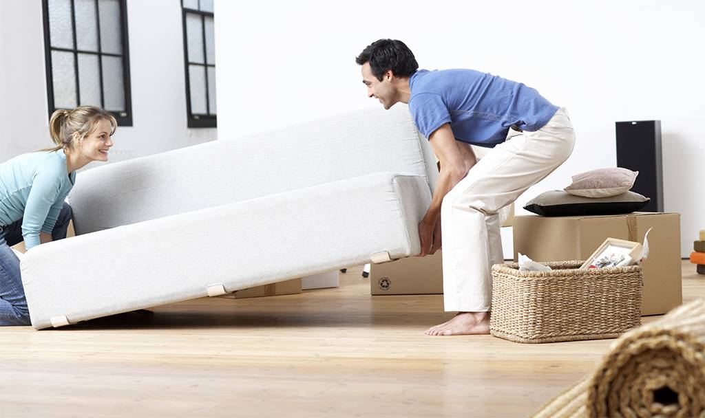 Как передвинуть тяжелую мебель по линолеуму: 15 методов