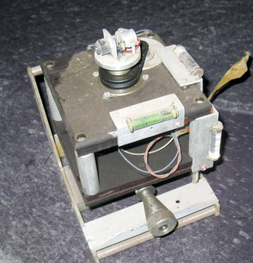 Как сделать лазерный уровень своими руками из лазерной указки и строительного уровня