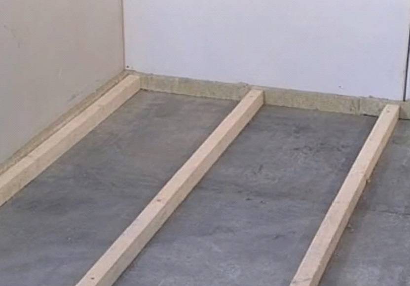 Лаги на бетонный пол: как их крепить (анкерами, саморезами, уголками), правильно положить?