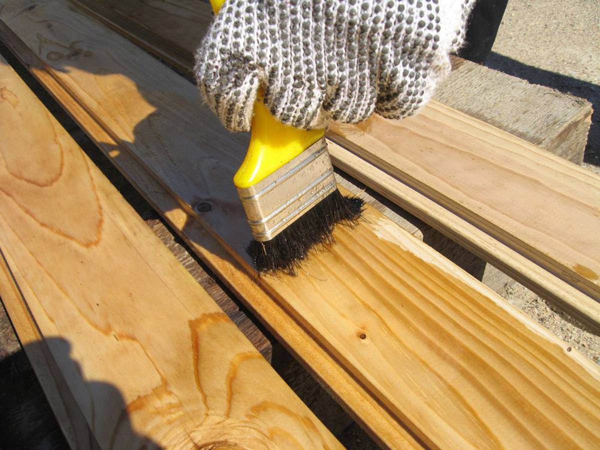 Чем обработать пол в бане