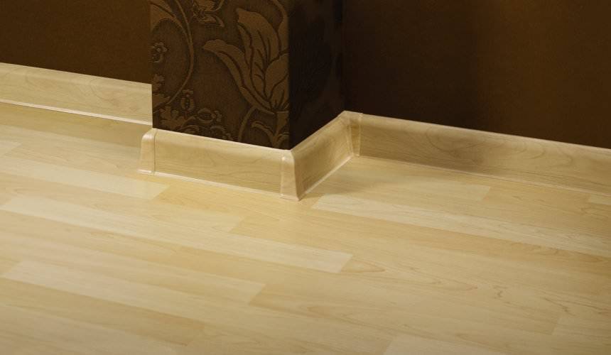 Плинтус для ванной комнаты: какой выбрать?