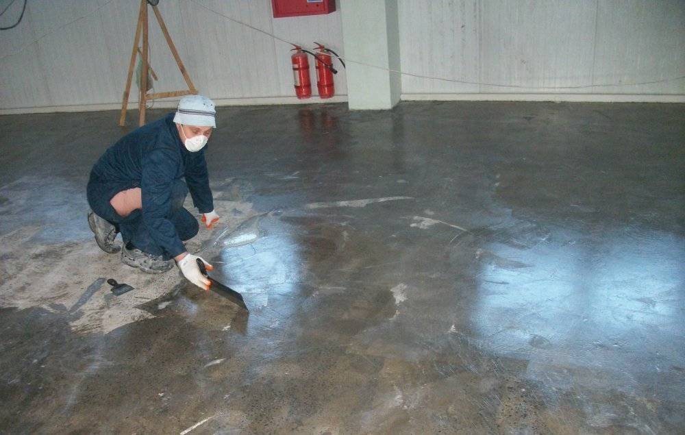 Как сделать бетонные полы с упрочненным верхним слоем