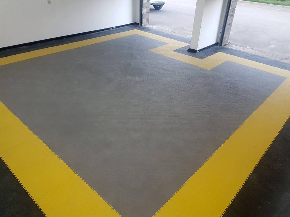 Выбор покрытия для бетонного пола в автомастерской