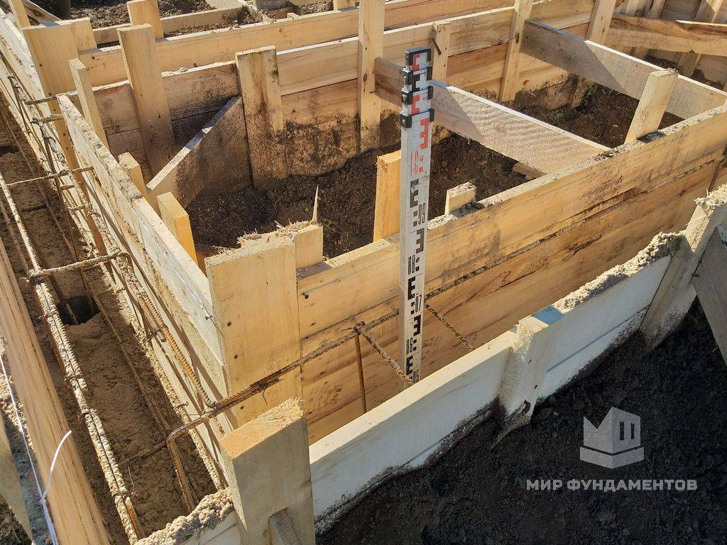 Легко и быстро возводим свайно-ростверковый фундамент: плюсы и минусы, технология обустройства
