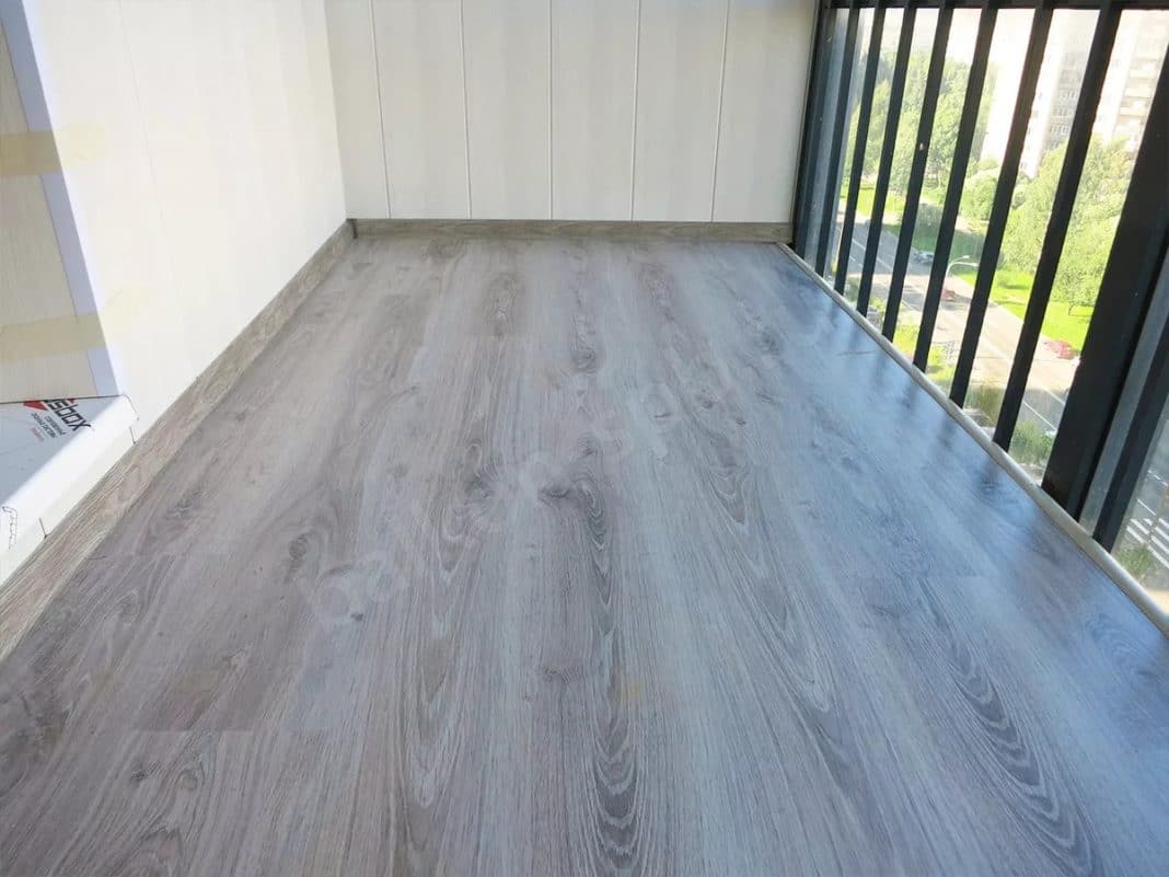 Как залить наливной пол на балконе своими руками