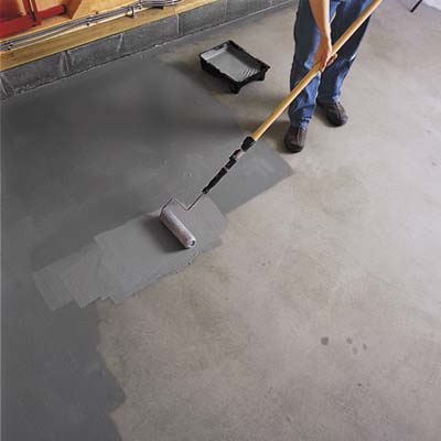 Как покрасить бетонный пол так, чтобы краска держалась долго?