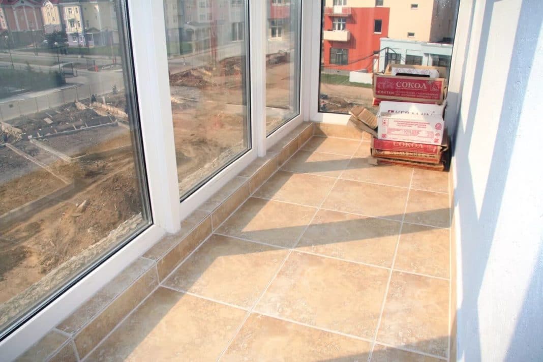 Как залить наливной пол на балконе своими руками