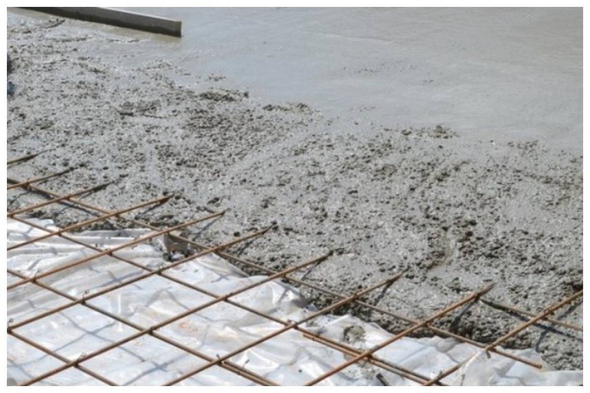 Сетка армирующая для стяжки пола – виды и способы использования