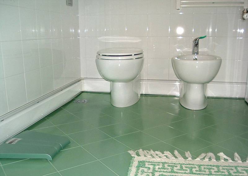 Плинтус для ванной комнаты