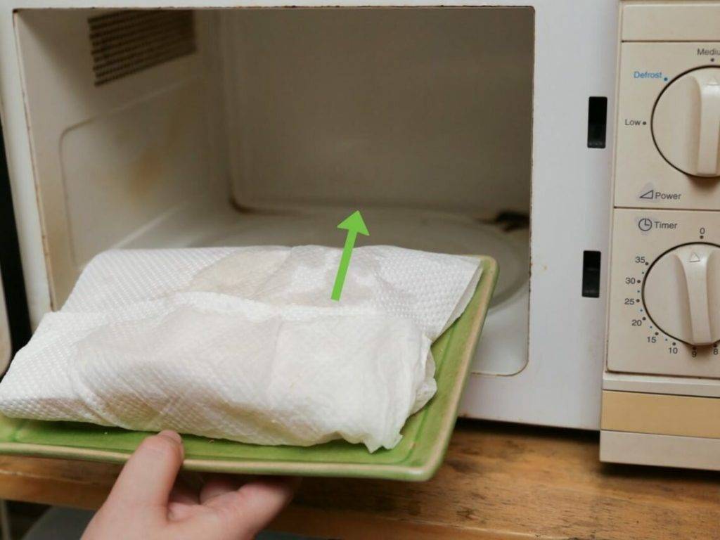 Постирала полотенце в микроволновой печи: чистое и белое за 5 минут