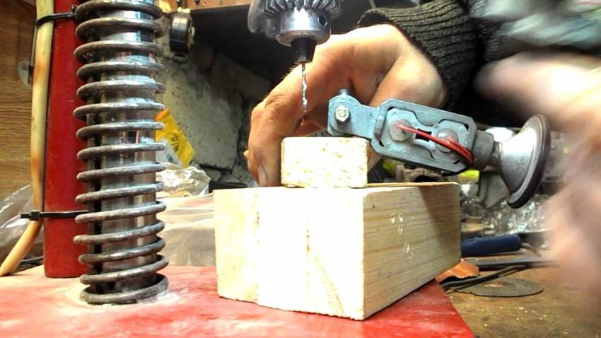 Как сделать лазерный уровень своими руками из лазерной указки и строительного уровня