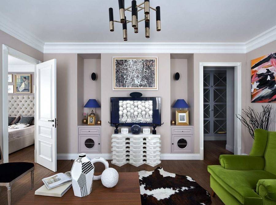 Широкий напольный плинтус как важный элемент интерьера