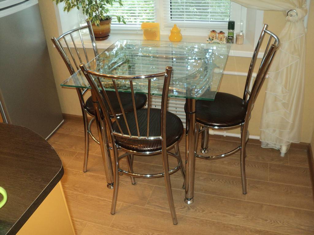 Какой ламинат лучше для кухни