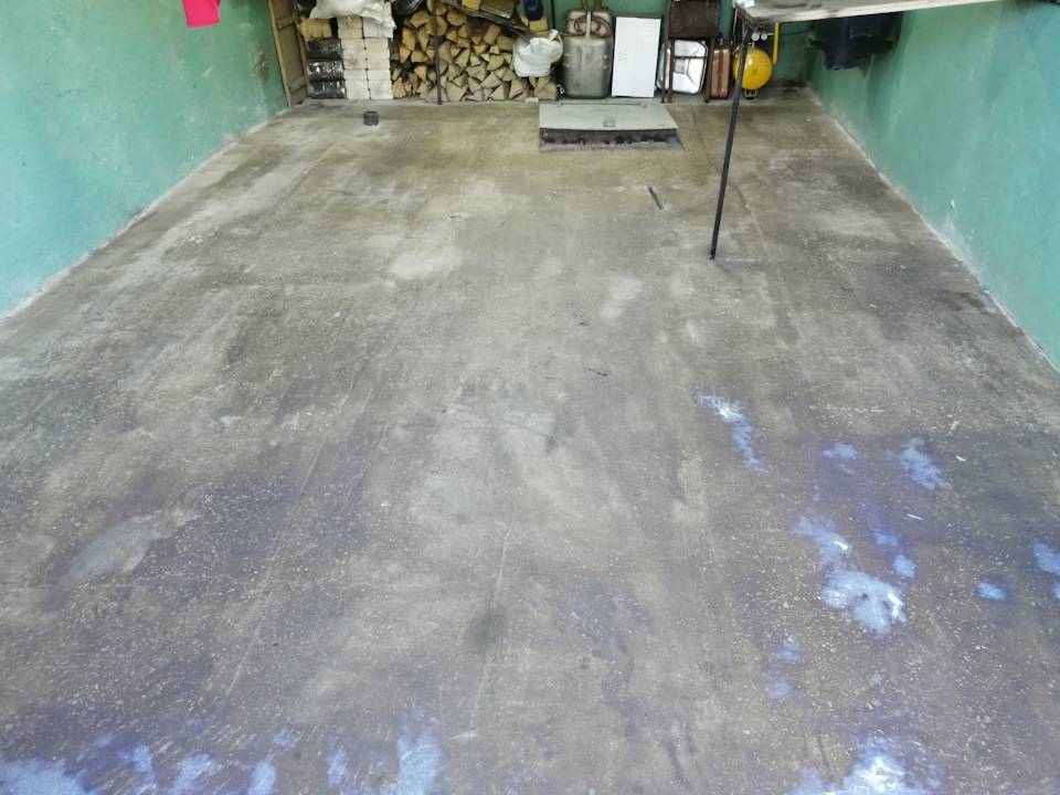 Выбор лучшей краски для бетонного пола в гараже