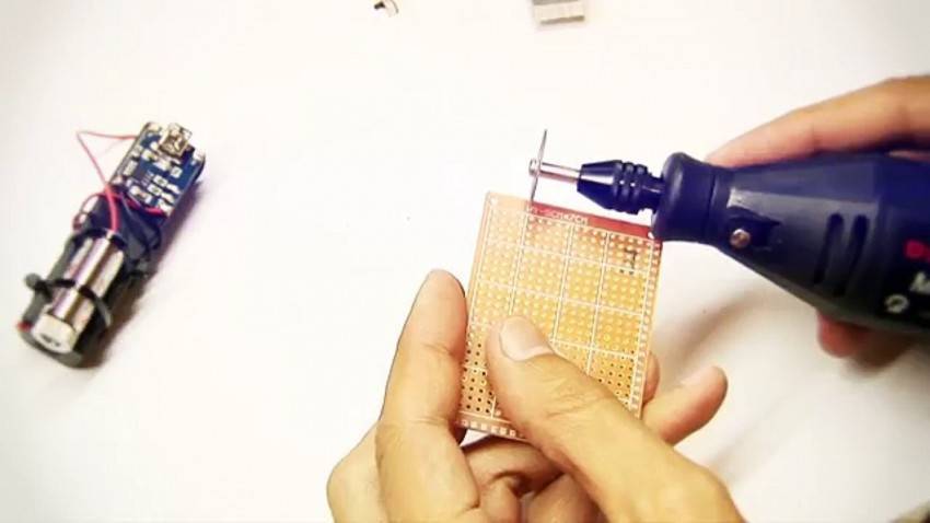 Своими руками идеи. Отвес строительный своими руками. Что можно сделать из уровня. Трубка из пэт бутылок. Отвес строительный своими руками.