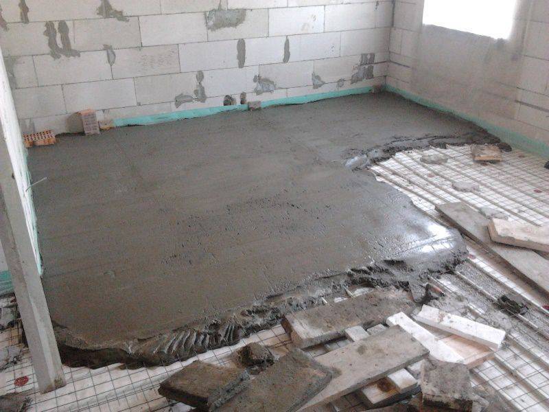 Как сделать бетонный пол в частном доме