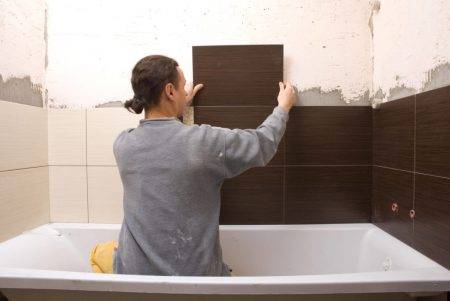 Как положить кафель в ванной — 9 этапов на пути к красивому помещению