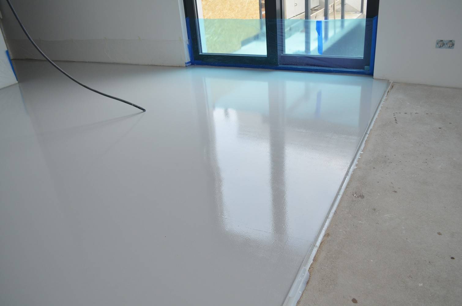 Покраска бетонного пола