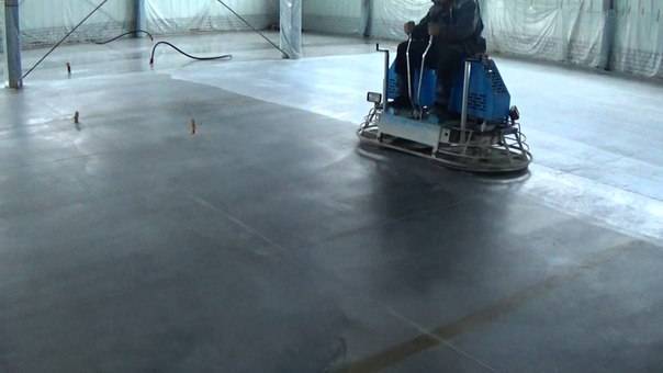 Затирка бетона: своими руками выравниваем стяжку без пыли и дефектов