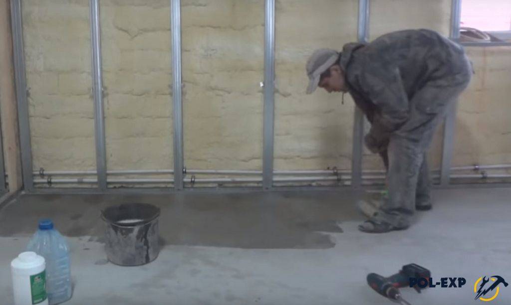 Грунтовка для пола под линолеум: нужна ли на бетонный, наливной пол