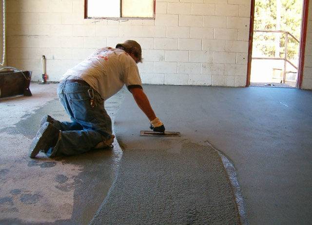 Как настелить линолеум на бетонный пол