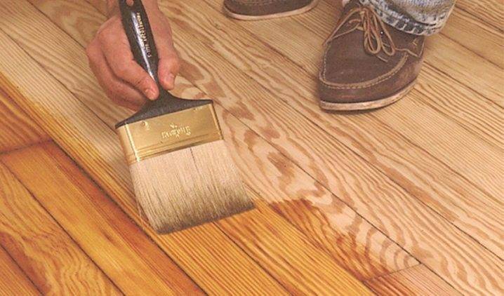 Разбираемся, чем красить деревянные полы