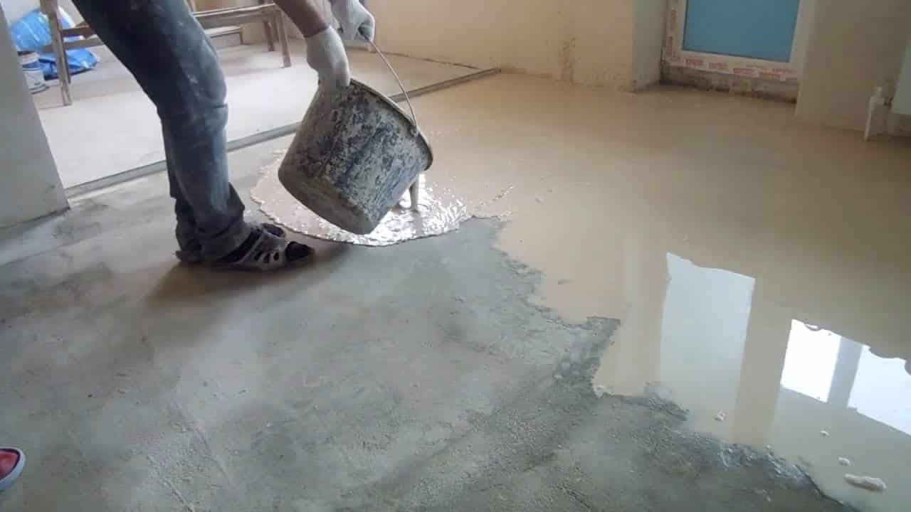 Как положить линолеум на неровный пол