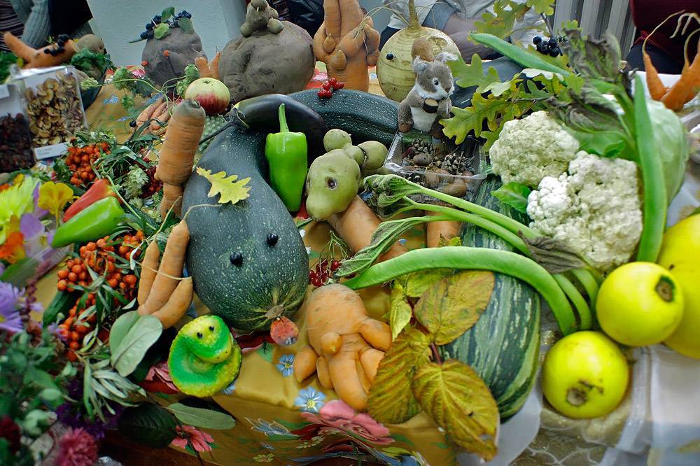 Поделки из овощей и фруктов на выставку “осень” в детском саду и школе