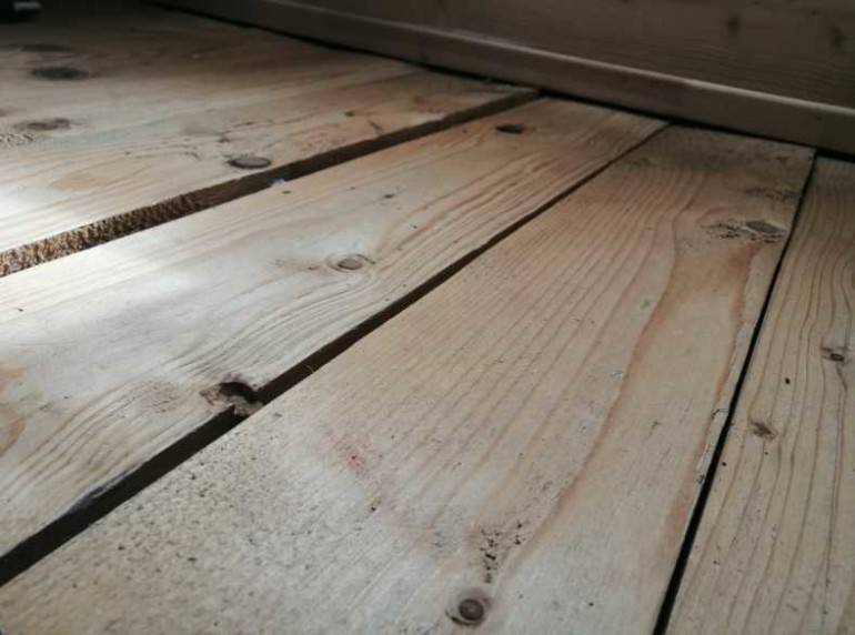 Как выровнять деревянные полы под ламинат в частном доме