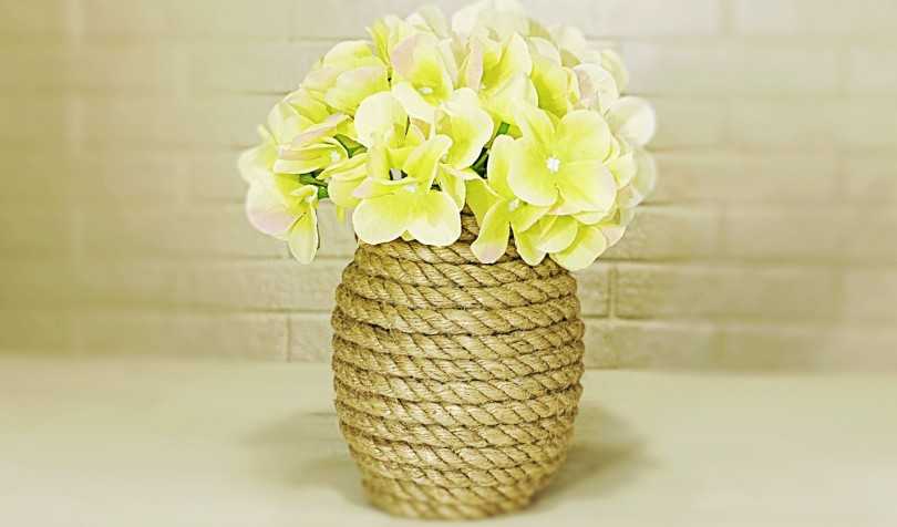 Вазы для цветов из подручных материалов: необычные идеи с фотографиями