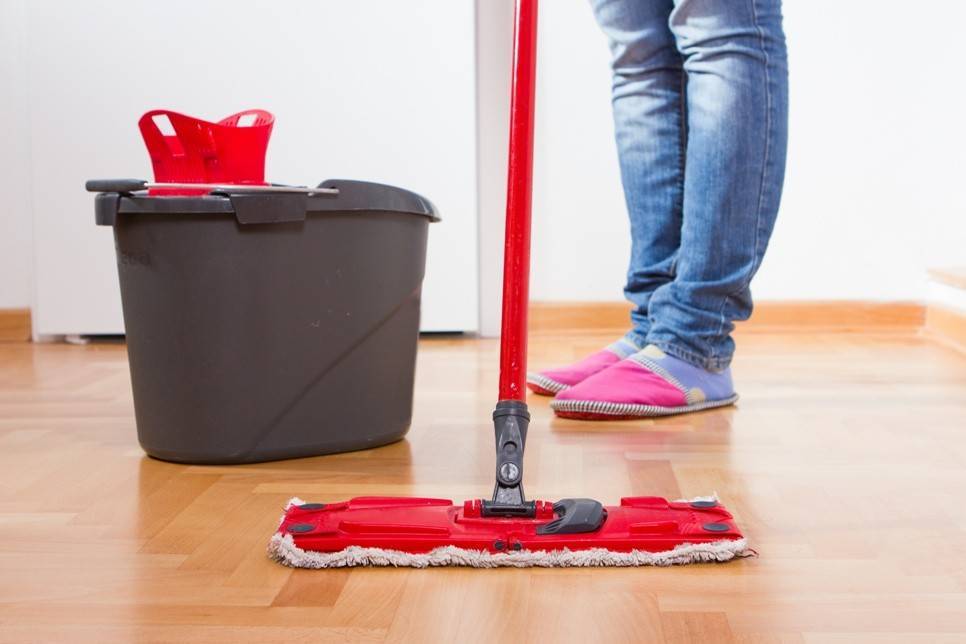 Как правильно мыть полы в квартире и на работе: советы и примеры, как помыть ламинат шваброй из микрофибры, средства и способы