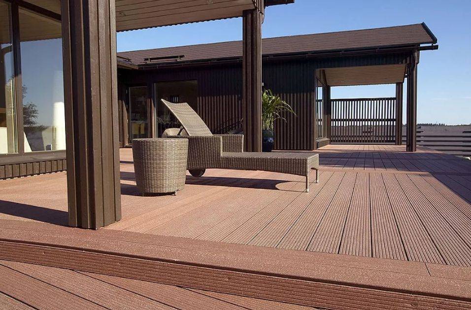 Чем покрыть пол на веранде