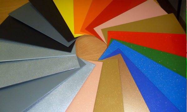 Из чего делают цветное полимерное покрытие?
