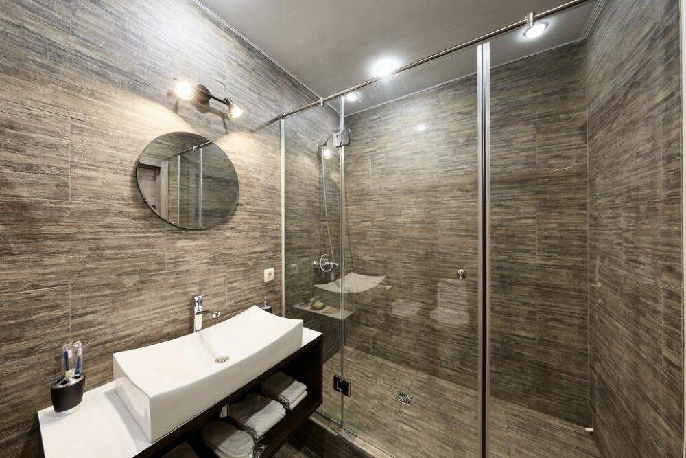 Плитка для туалета: советы по подбору кафеля и фото подборка вариаций отделки