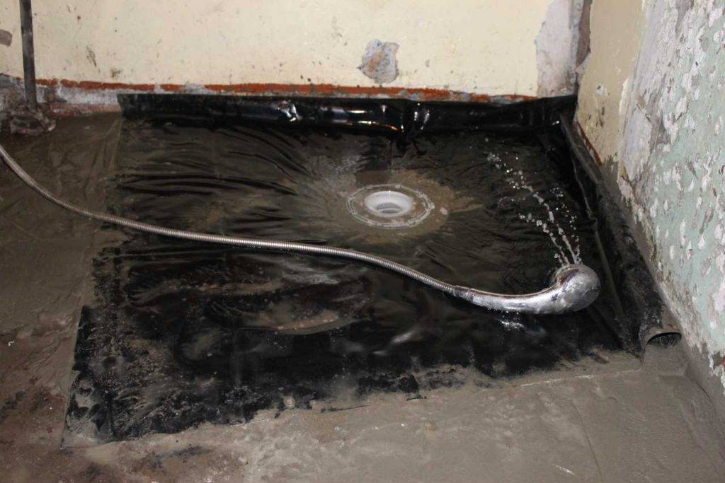 Делаем гидроизоляцию ванной комнаты: что лучше использовать под плитку