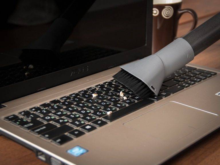 Как правильно и эффективно почистить клавиатуру macbook