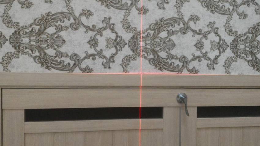 Как сделать лазерный уровень своими руками из лазерной указки и строительного уровня