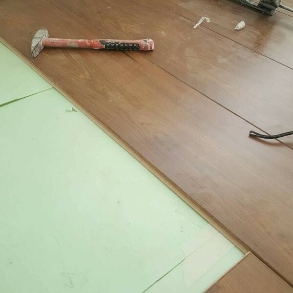 Укладка линолеума на бетонный пол: от а до я