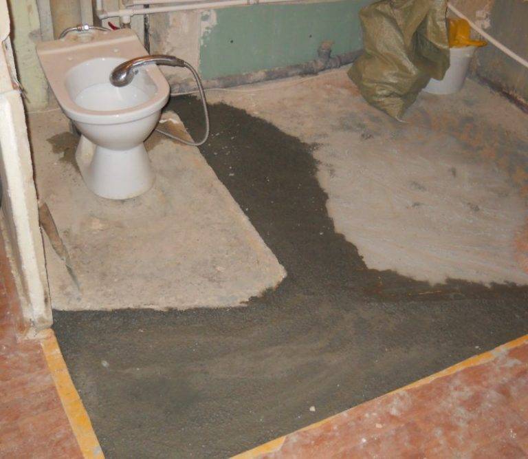 Пропорции цементного раствора для стяжки и заливки пола в ванной комнате