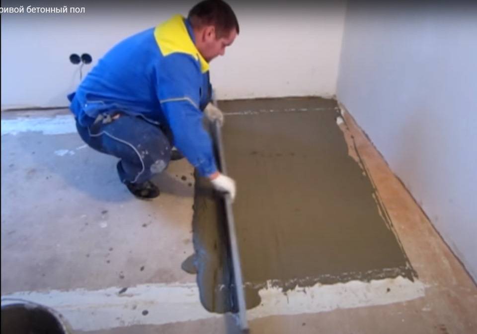 Как и чем выровнять бетонный пол в квартире своими руками