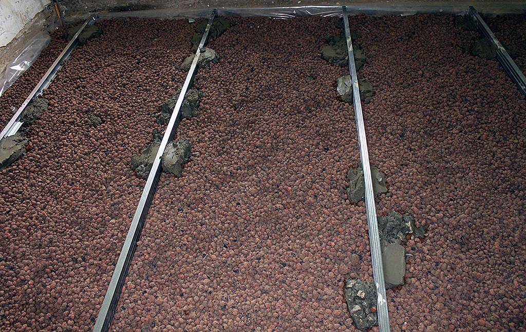 Выравнивание пола керамзитом