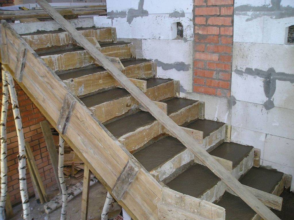 Монолитные лестницы из бетона технология