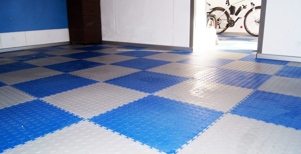 Чем покрыть пол в гараже