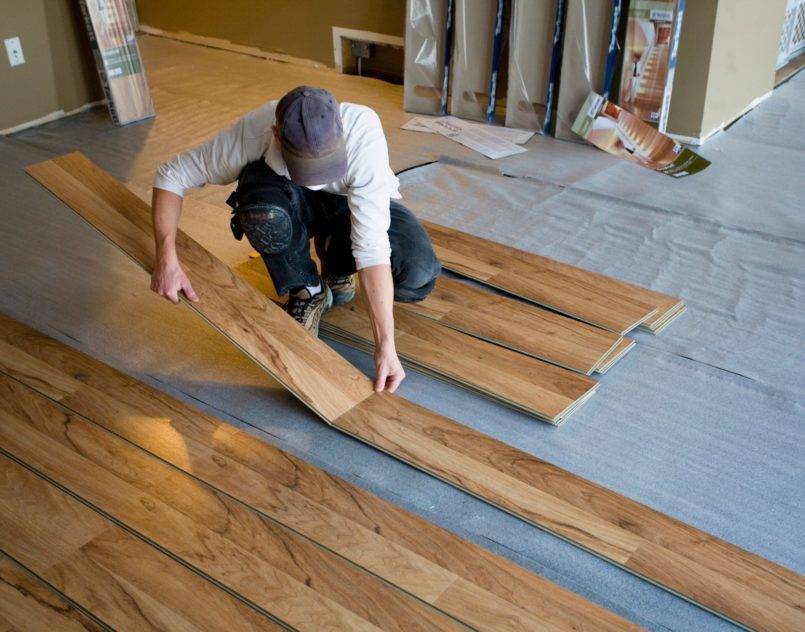 Укладка ламината на деревянный пол: пошаговая инструкция для новичков