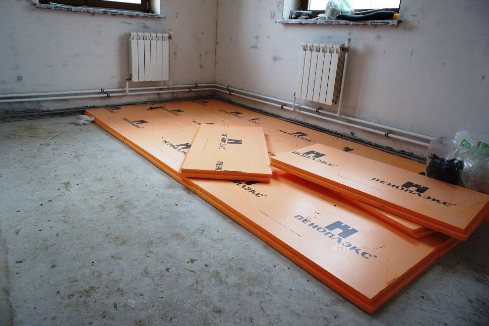 Как лучше утеплить пол в частном доме