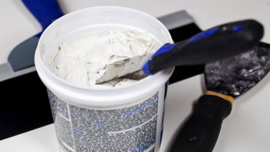 Шпаклевка пола: рейтинг лучших составов, правила нанесения