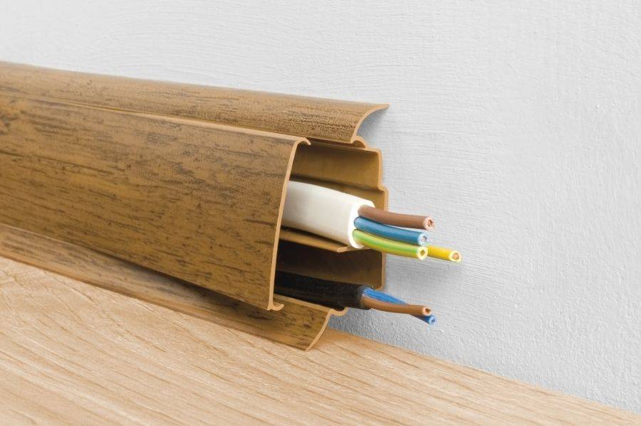 Как установить напольный плинтус с кабель-каналом своими руками