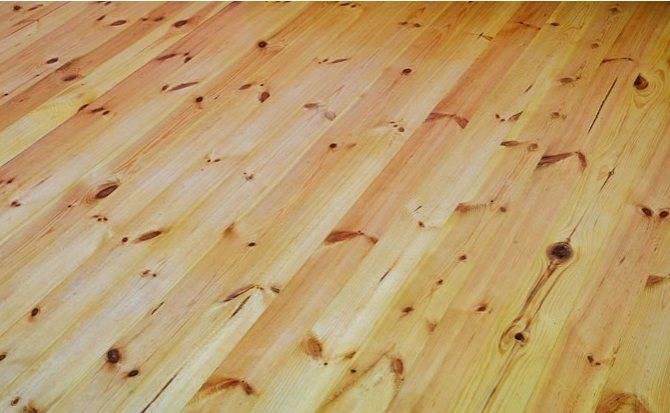 Чем застелить деревянный пол в частном доме