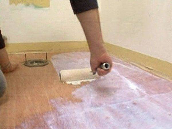 Краска для линолеума на полу — как выбрать и покрасить своими руками