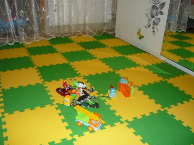 Какой мягкий пол для детей в комнату выбрать
